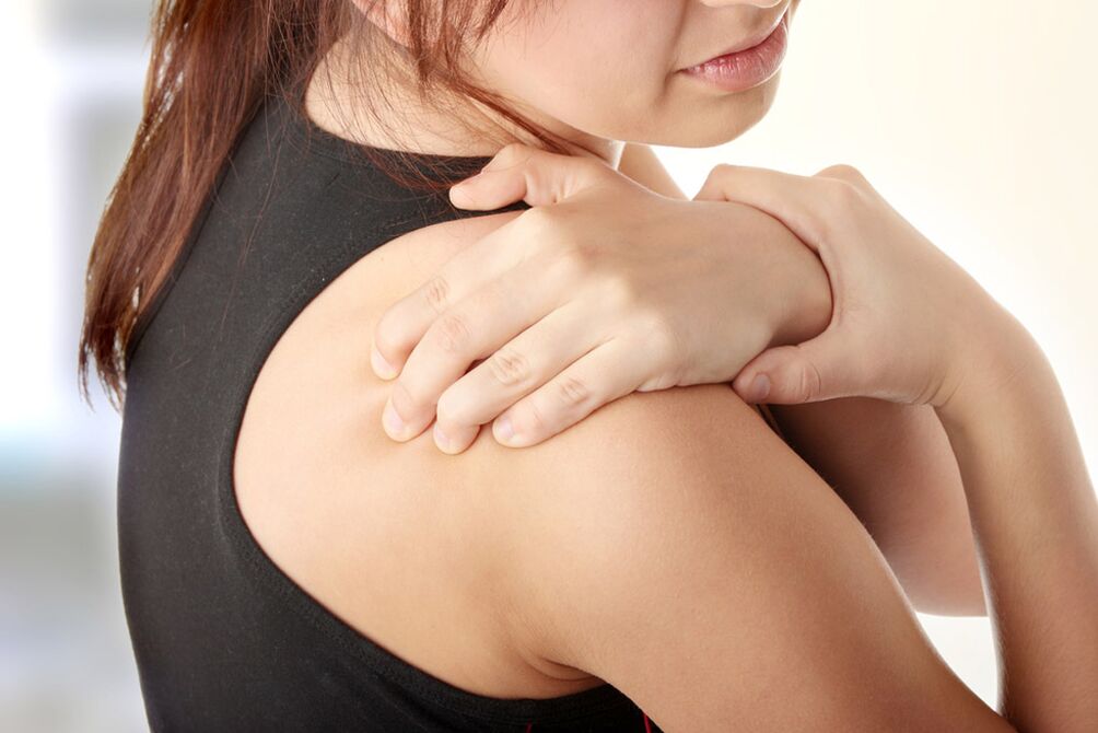 Cervical osteochondrosis can be accompanied by pain in the shoulder