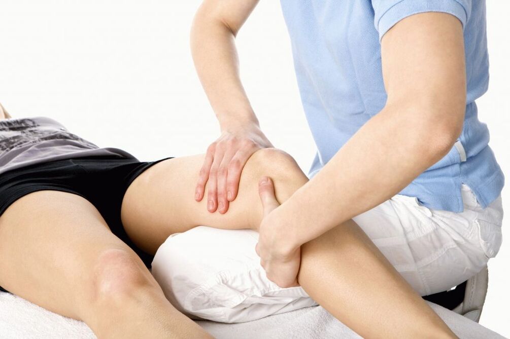 Therapeutic massage for arthrosis of the knee joint